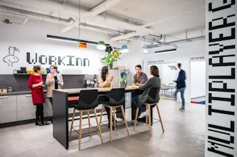 Küchenbereich im Coworking Space Rivvers in Mülheim Innenstadt.